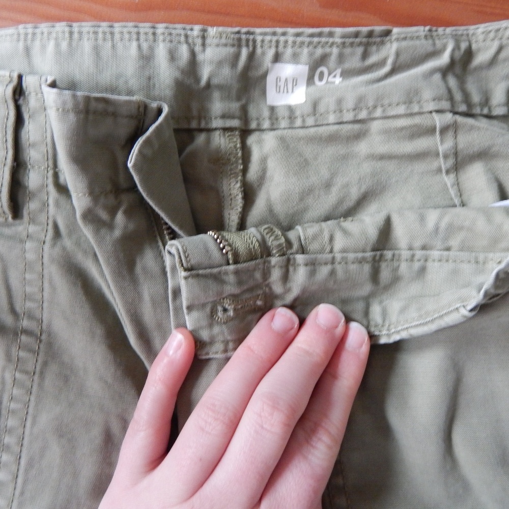 Army Shorts - Picture 2 of 2